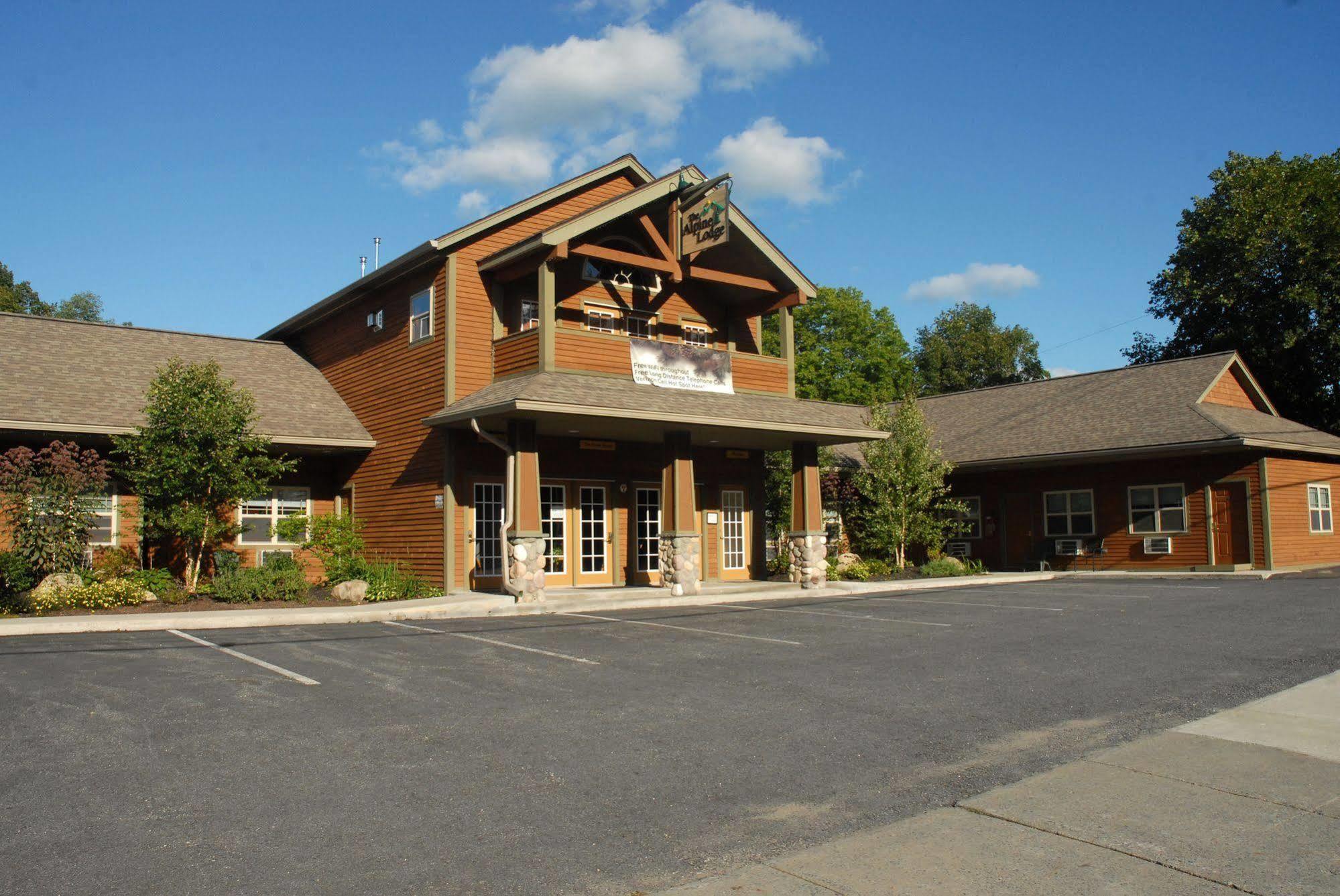 The Alpine Lodge North Creek Exterior photo